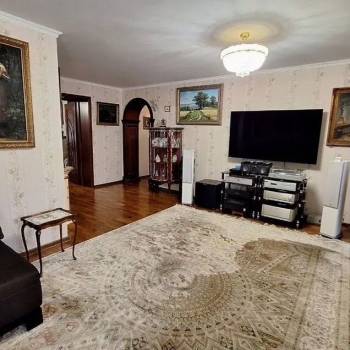 Продается Многокомнатная квартира, 142,7 м²