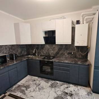 Продается 1-комнатная квартира, 54 м²
