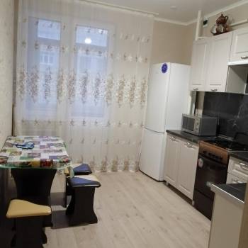 Сдается 1-комнатная квартира, 38 м²