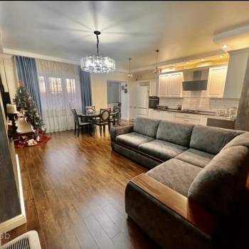 Продается 3-х комнатная квартира, 90 м²