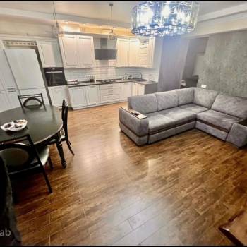 Продается 3-х комнатная квартира, 90 м²
