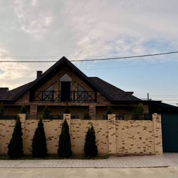 Продается Дом, 370 м²