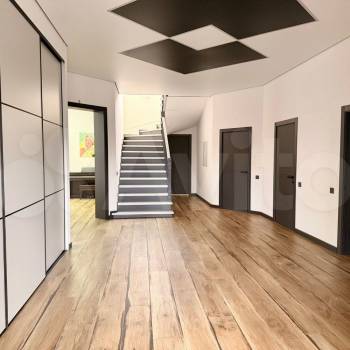 Продается Дом, 370 м²