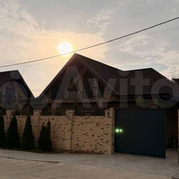 Продается Дом, 370 м²