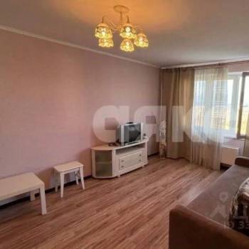 Сдается 1-комнатная квартира, 38 м²