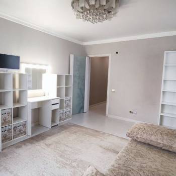 Продается 2-х комнатная квартира, 76 м²