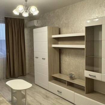 Продается 1-комнатная квартира, 43 м²