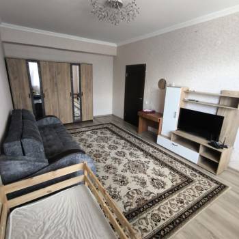 Сдается 1-комнатная квартира, 54 м²