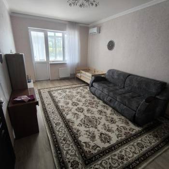 Сдается 1-комнатная квартира, 54 м²