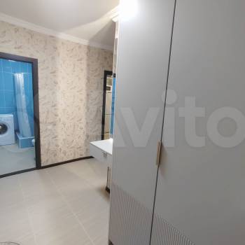 Продается 1-комнатная квартира, 42 м²