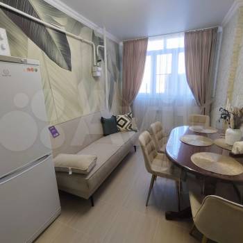 Продается 1-комнатная квартира, 42 м²