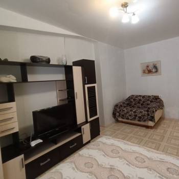Продается 1-комнатная квартира, 38 м²