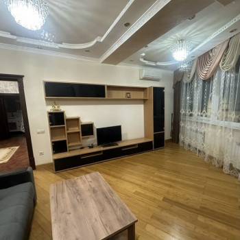 Сдается Многокомнатная квартира, 105 м²