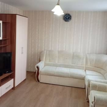 Продается 1-комнатная квартира, 42 м²