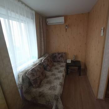 Продается 1-комнатная квартира, 42 м²