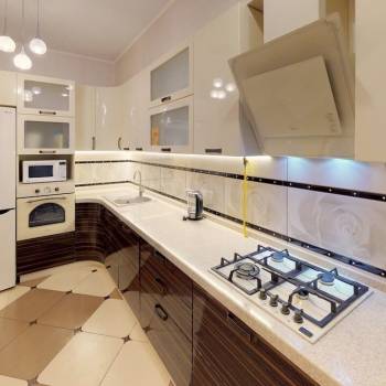 Продается 2-х комнатная квартира, 97,8 м²