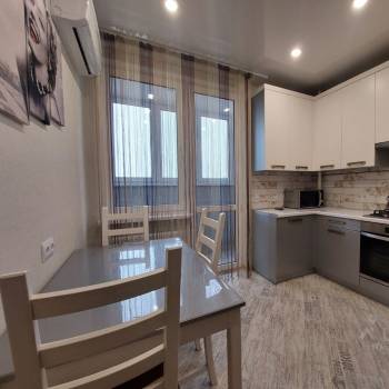 Сдается 1-комнатная квартира, 43 м²