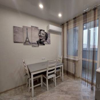Сдается 1-комнатная квартира, 43 м²