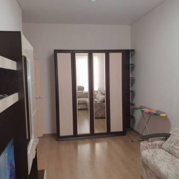 Продается 1-комнатная квартира, 38 м²