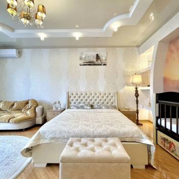 Сдается 2-х комнатная квартира, 100 м²