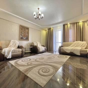 Сдается 2-х комнатная квартира, 100 м²
