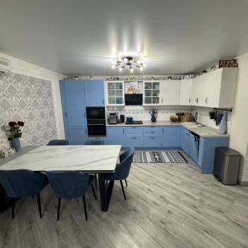 Продается Дом, 350 м²