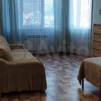 Продается 1-комнатная квартира, 48 м²