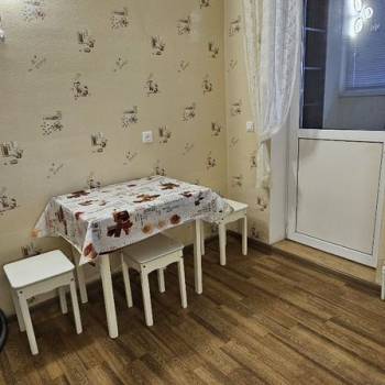 Сдается 1-комнатная квартира, 38 м²