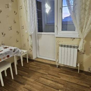 Сдается 1-комнатная квартира, 38 м²