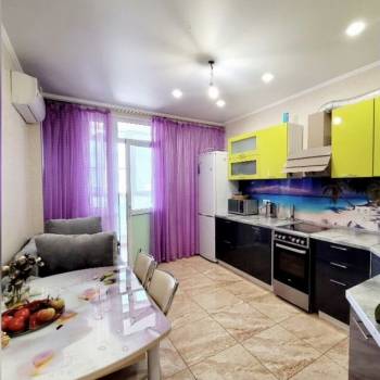 Продается 1-комнатная квартира, 43 м²