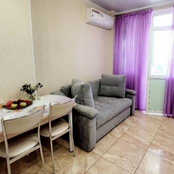 Продается 1-комнатная квартира, 43 м²