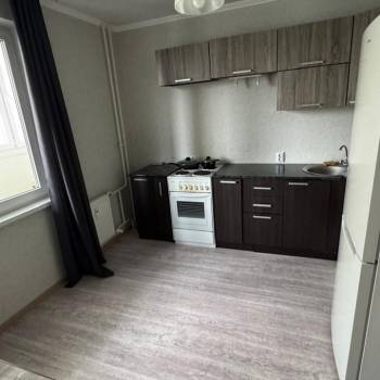 Сдается 1-комнатная квартира, 39 м²