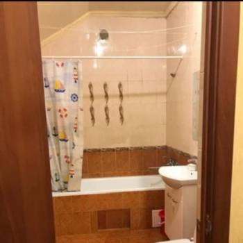 Сдается 1-комнатная квартира, 64 м²
