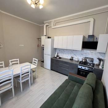 Продается 1-комнатная квартира, 45,6 м²