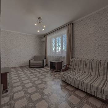 Продается 1-комнатная квартира, 46 м²
