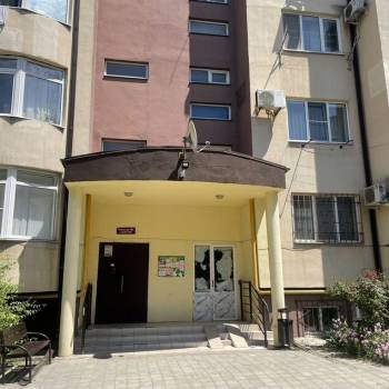 Сдается 1-комнатная квартира, 67 м²