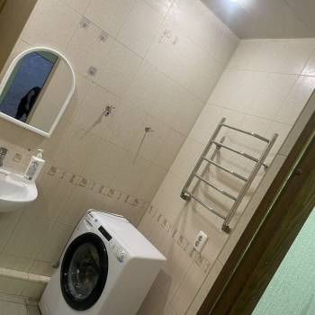 Сдается 1-комнатная квартира, 67 м²