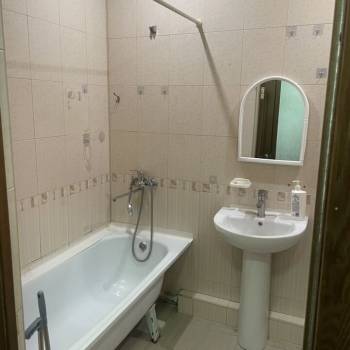 Сдается 1-комнатная квартира, 67 м²