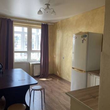 Продается 1-комнатная квартира, 38 м²