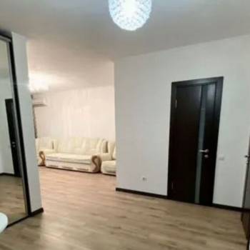 Сдается Многокомнатная квартира, 80 м²