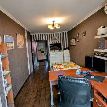 Продается Многокомнатная квартира, 144 м²