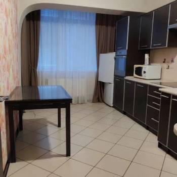 Продается 1-комнатная квартира, 37,5 м²