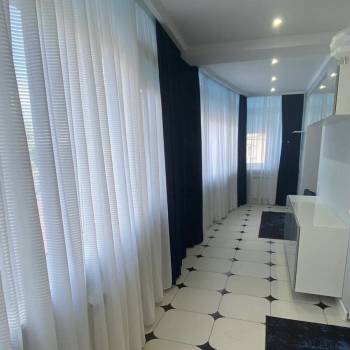 Продается 1-комнатная квартира, 60 м²