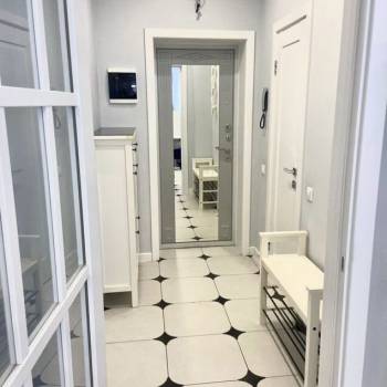 Продается 1-комнатная квартира, 60 м²