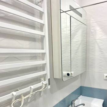 Продается 1-комнатная квартира, 60 м²