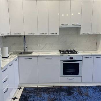 Продается 1-комнатная квартира, 60 м²