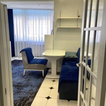 Продается 1-комнатная квартира, 60 м²