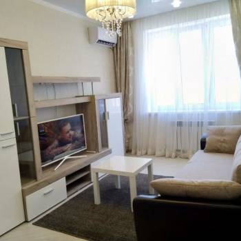 Продается 1-комнатная квартира, 38 м²
