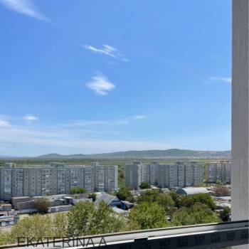 Продается 1-комнатная квартира, 42 м²