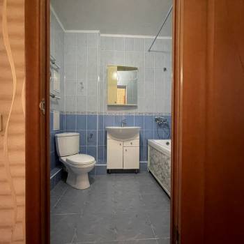 Продается 1-комнатная квартира, 53 м²